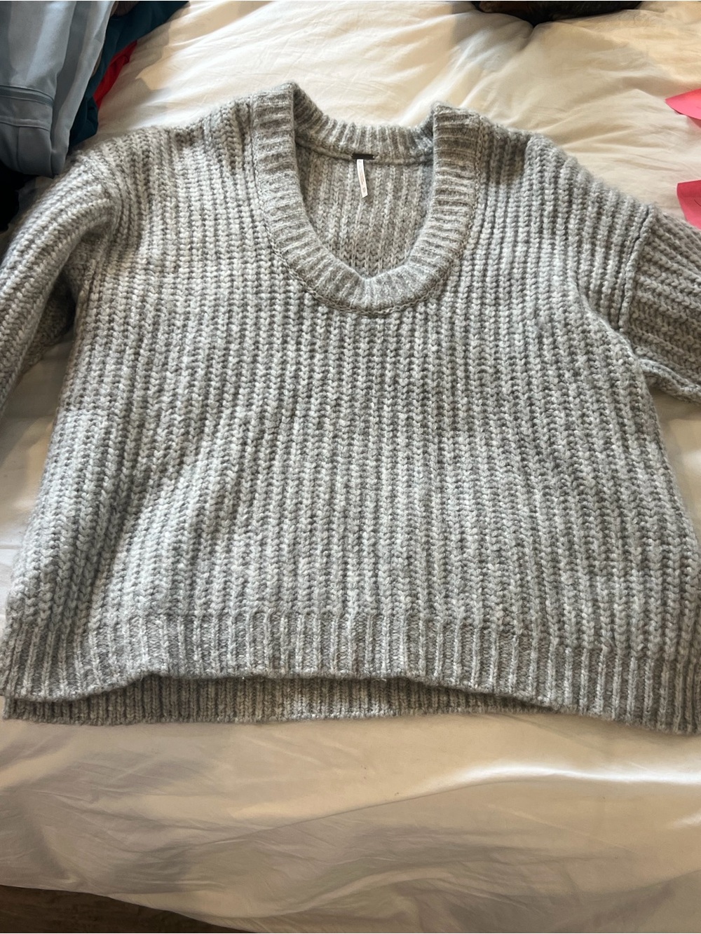 Free People Cropped V-Neck Chunky Knit Sweater - Light Gray